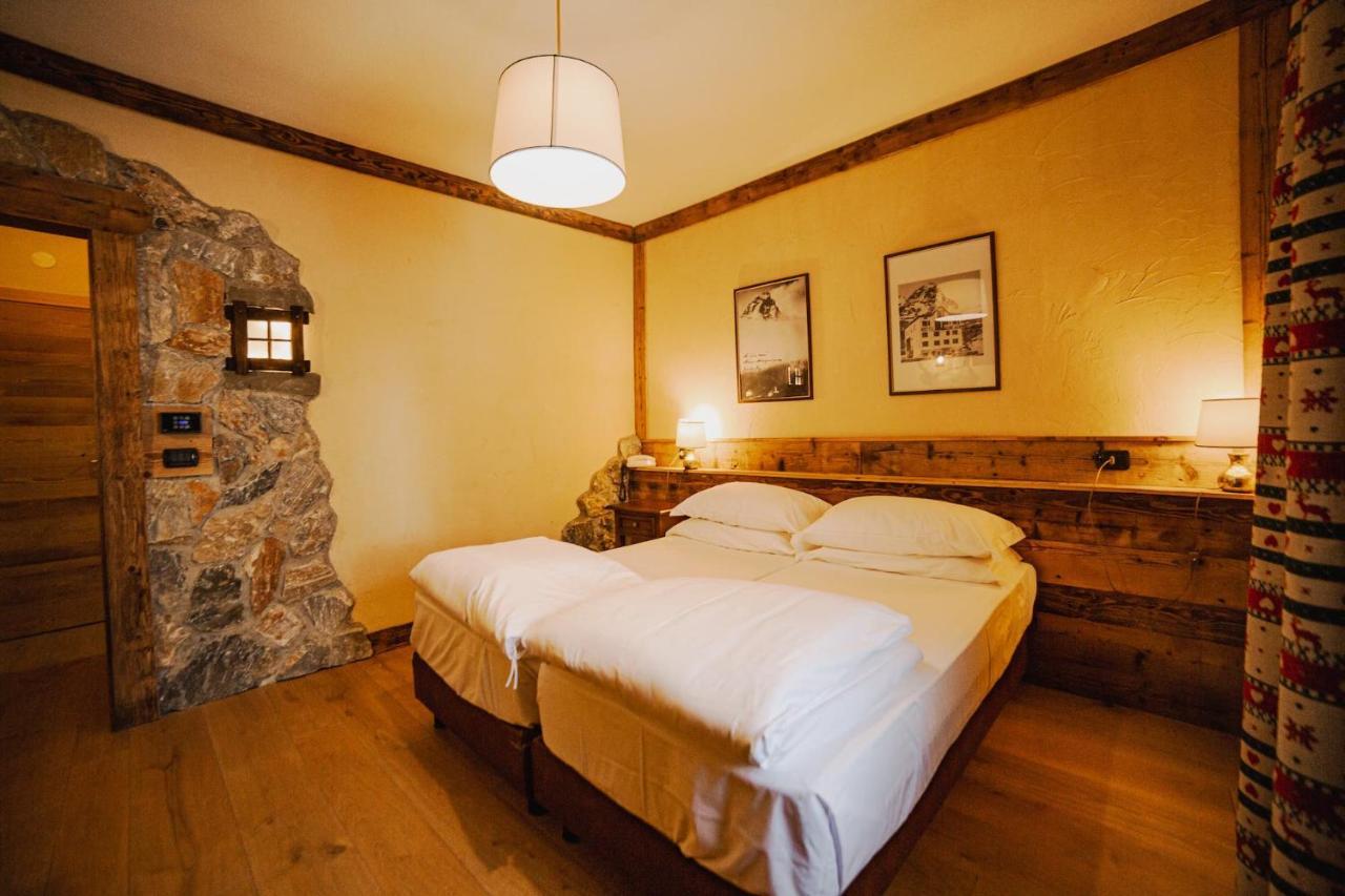 Jumeaux Hotel