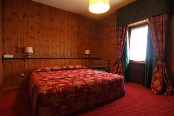 Jumeaux Hotel 3*